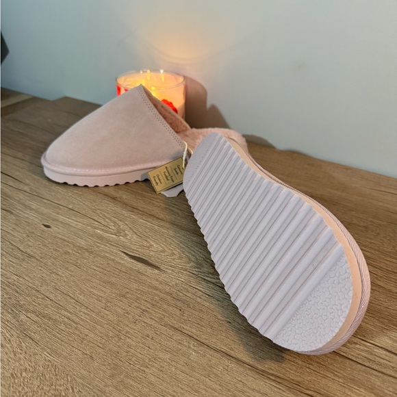 BORN Blush/Soft Pink Leather Slippers, NWT - Picture 3 of 6